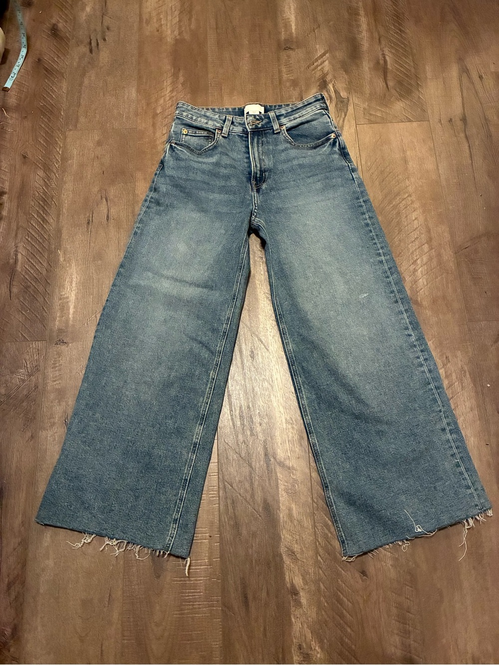H&M Raw-Hem Wide-Leg Jeans - Medium Blue